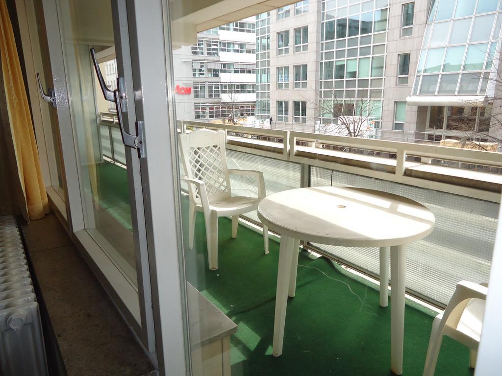 Hotel Kubrat Am Checkpoint Charlie ברלין חדר תמונה