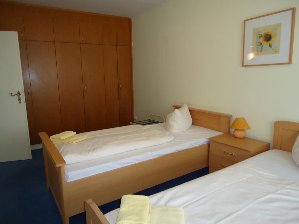 Hotel Kubrat Am Checkpoint Charlie ברלין חדר תמונה