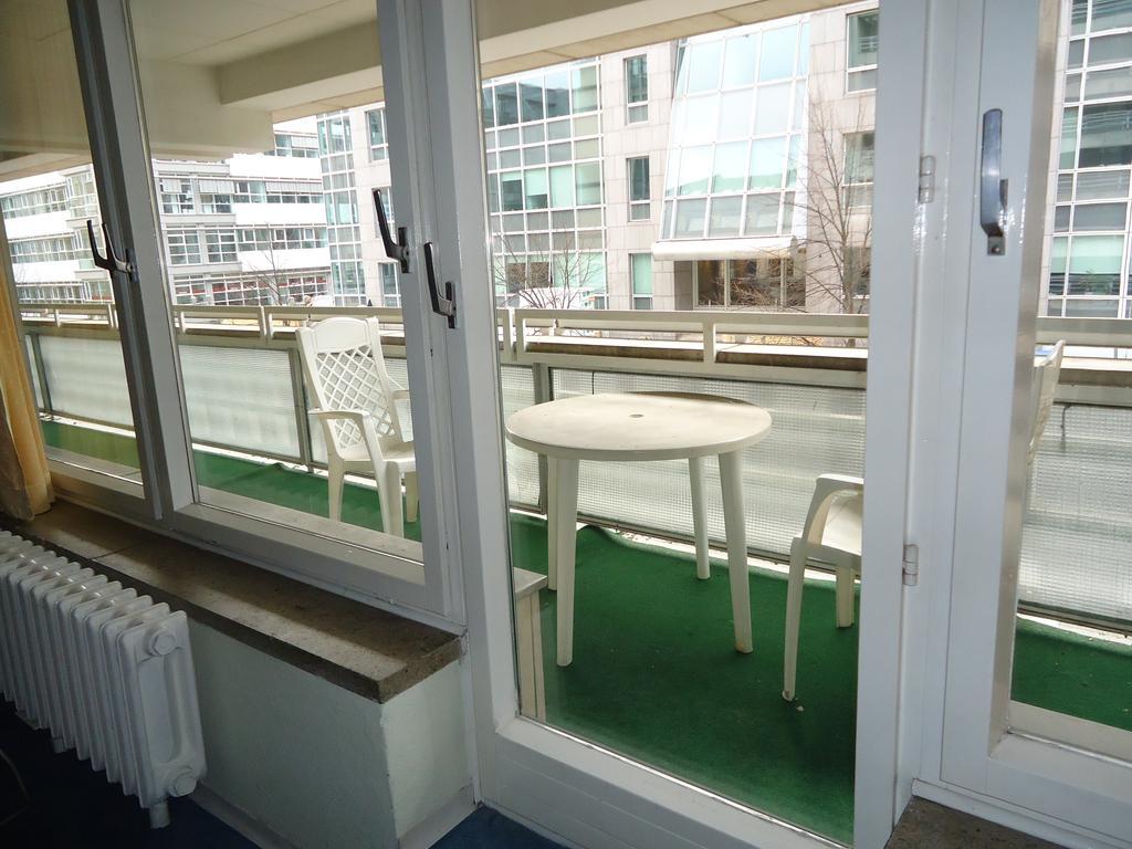 Hotel Kubrat Am Checkpoint Charlie ברלין חדר תמונה