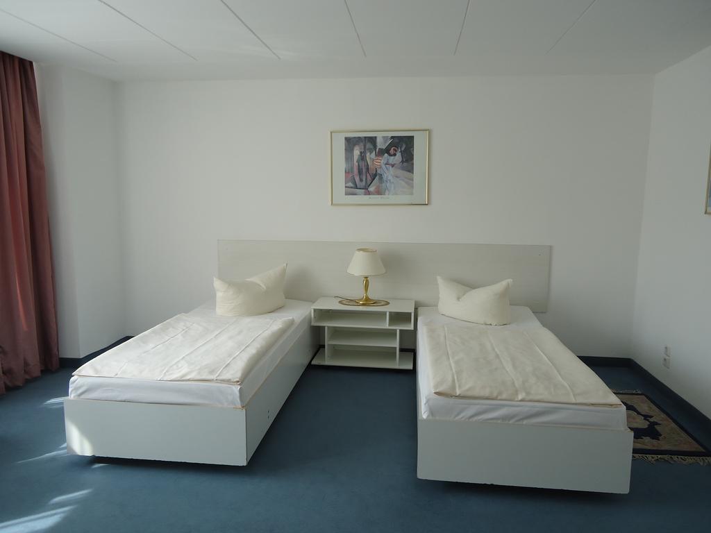 Hotel Kubrat Am Checkpoint Charlie ברלין חדר תמונה
