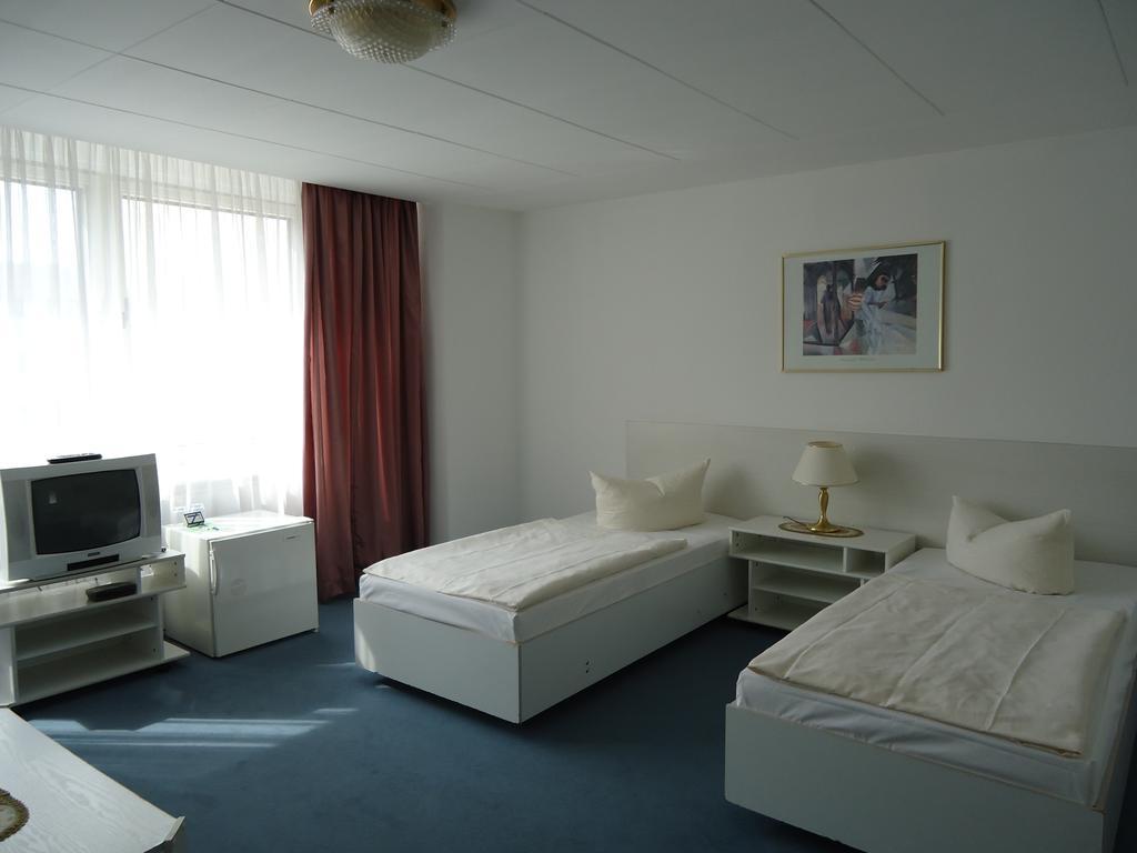 Hotel Kubrat Am Checkpoint Charlie ברלין חדר תמונה