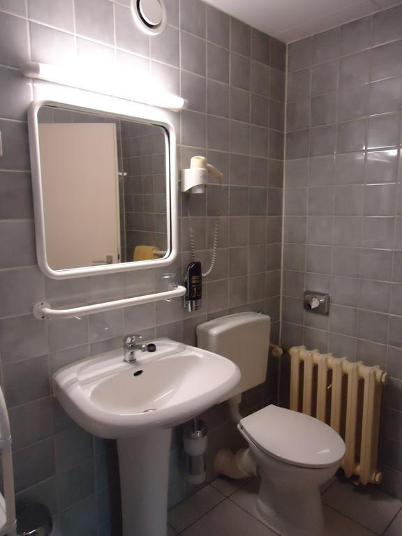 Hotel Kubrat Am Checkpoint Charlie ברלין חדר תמונה